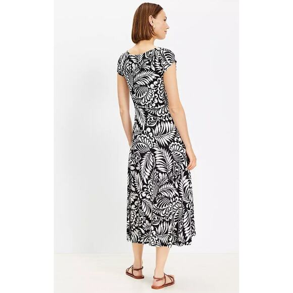 Loft NEW Black and White Palm Floral Midi Dress Cap Sleeves Scoop Neck XL - Picture 2 of 10
